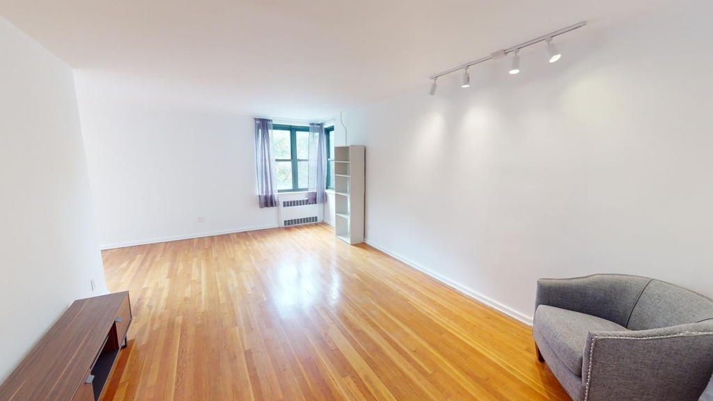 109-23 71st Road - Photo 4