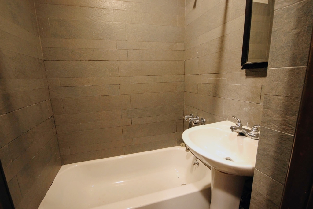  - Photo 11