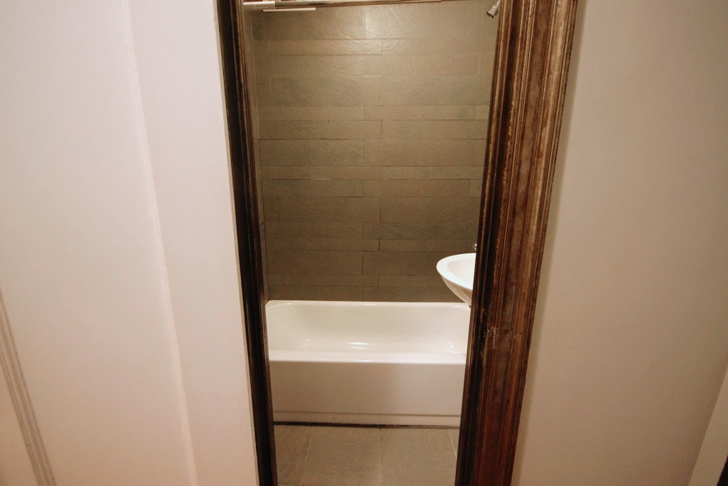  - Photo 12
