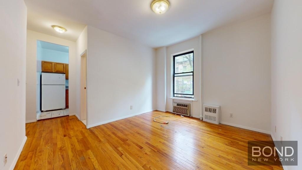 East 73 Street - Photo 0