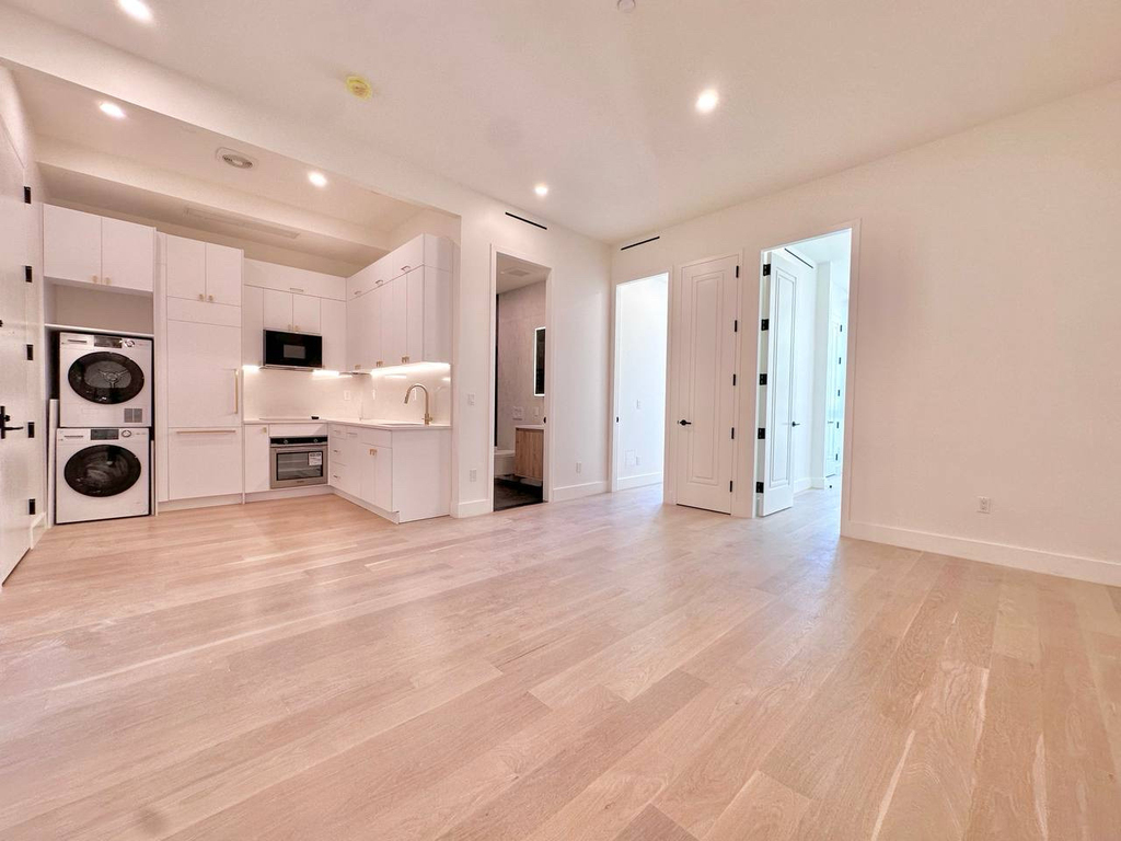 155 Smith Street - Photo 0