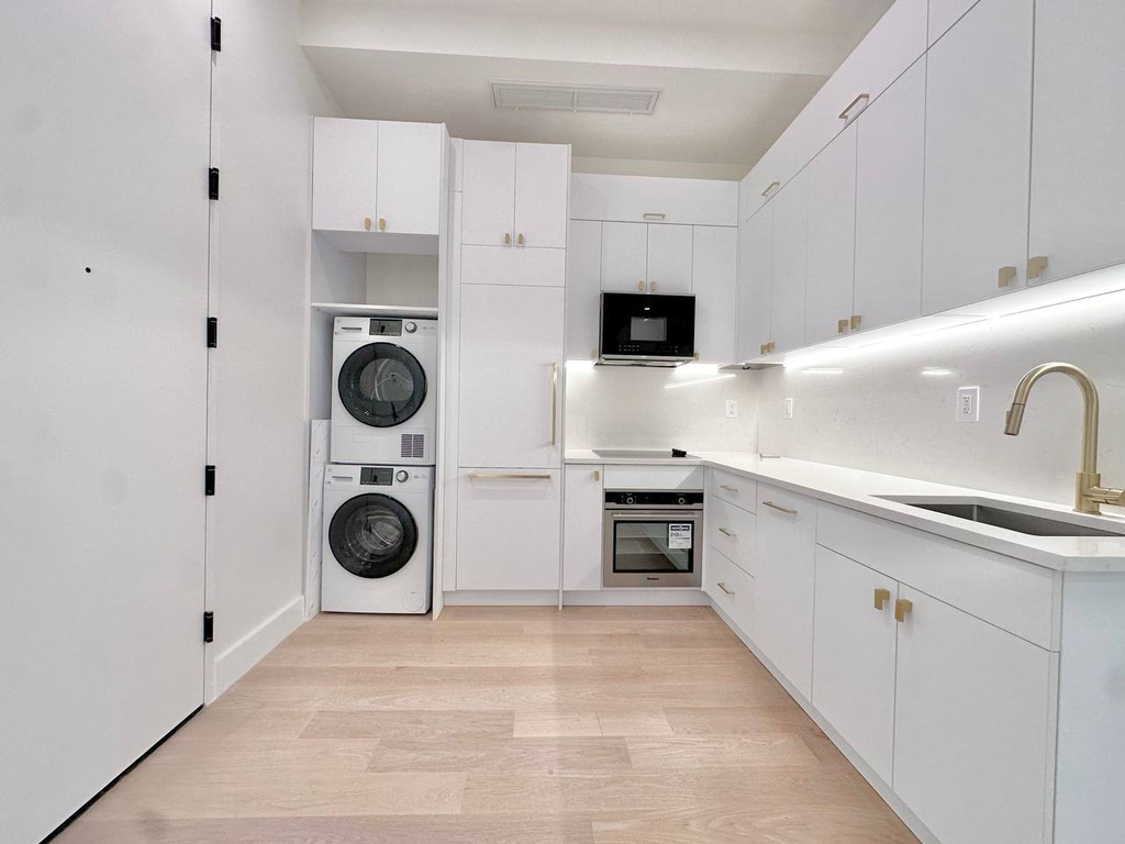 155 Smith Street - Photo 2