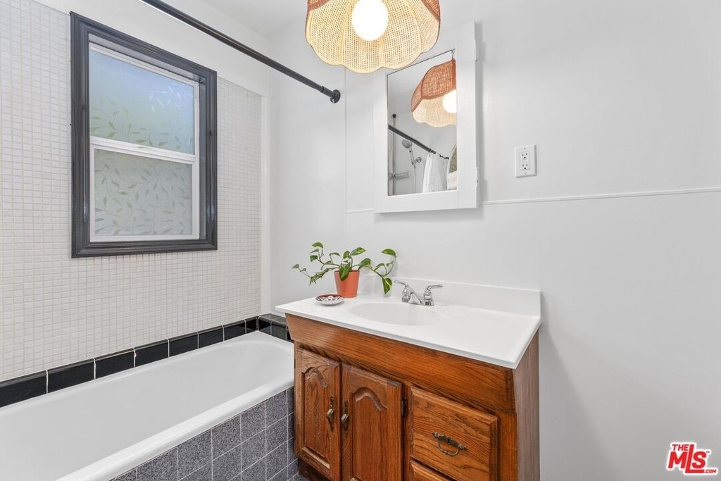 13000 Woodbridge St - Photo 24