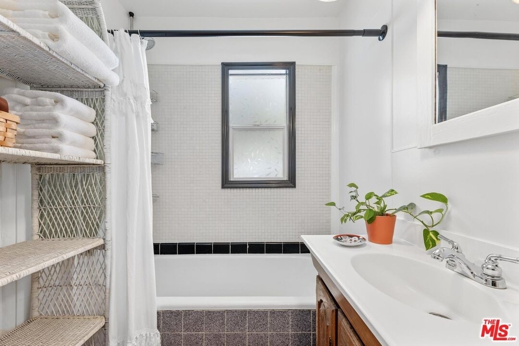 13000 Woodbridge St - Photo 23
