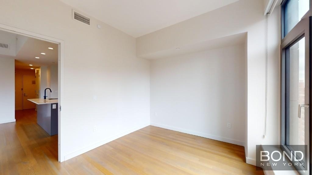 515 East 86th Street - Photo 6