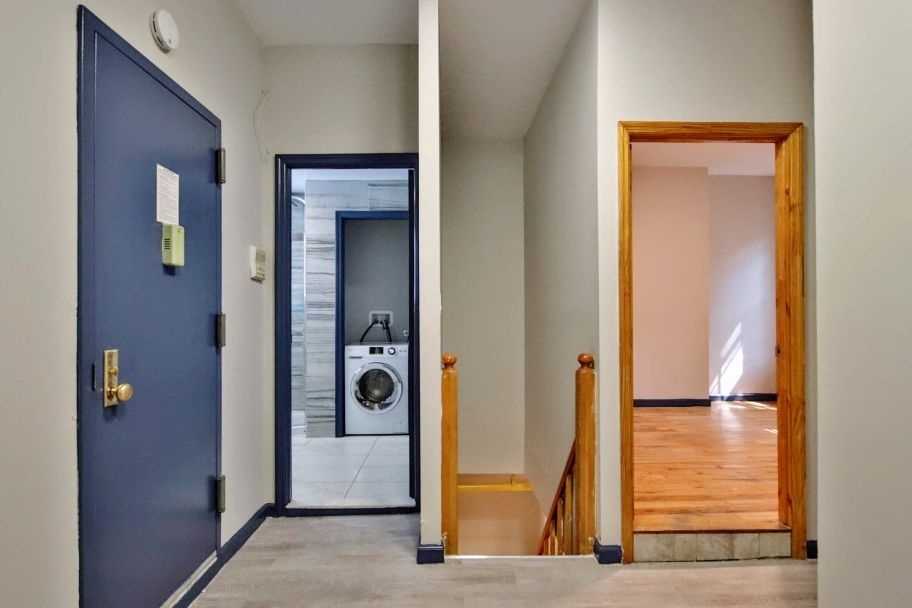 122 East 7th Street - Photo 3