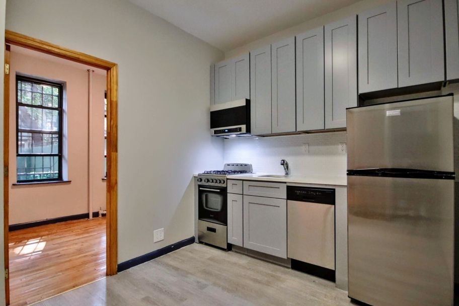 122 East 7th Street - Photo 0