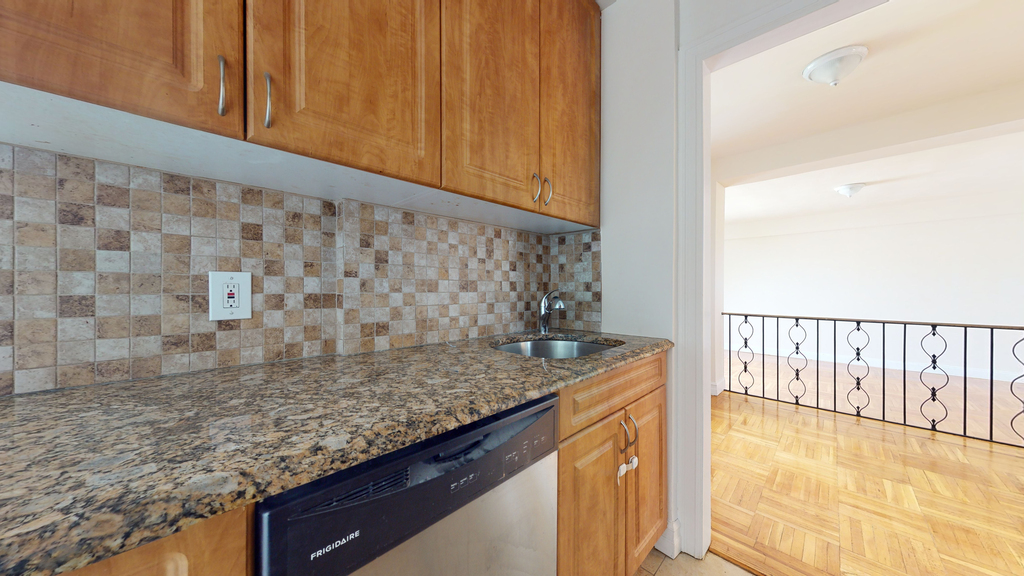 70-01 113th street - Photo 6