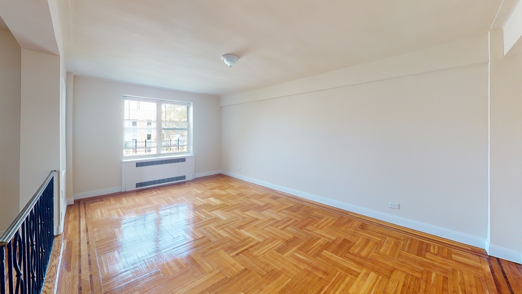 70-01 113th street - Photo 2