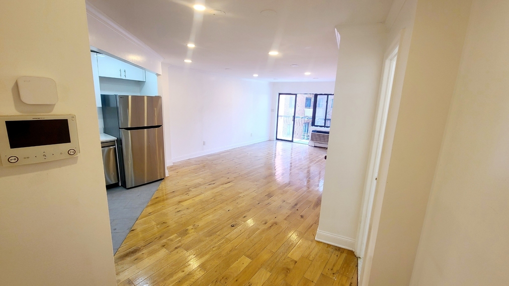 141-13 85th Road - Photo 3