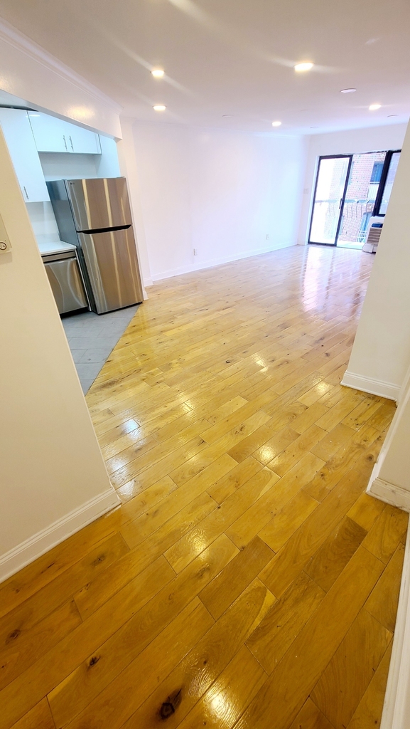 141-13 85th Road - Photo 2