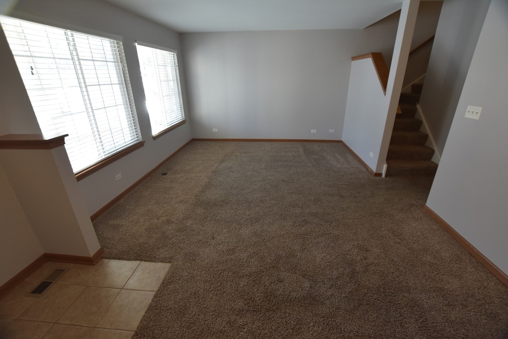666 Lincoln Station Drive - Photo 3