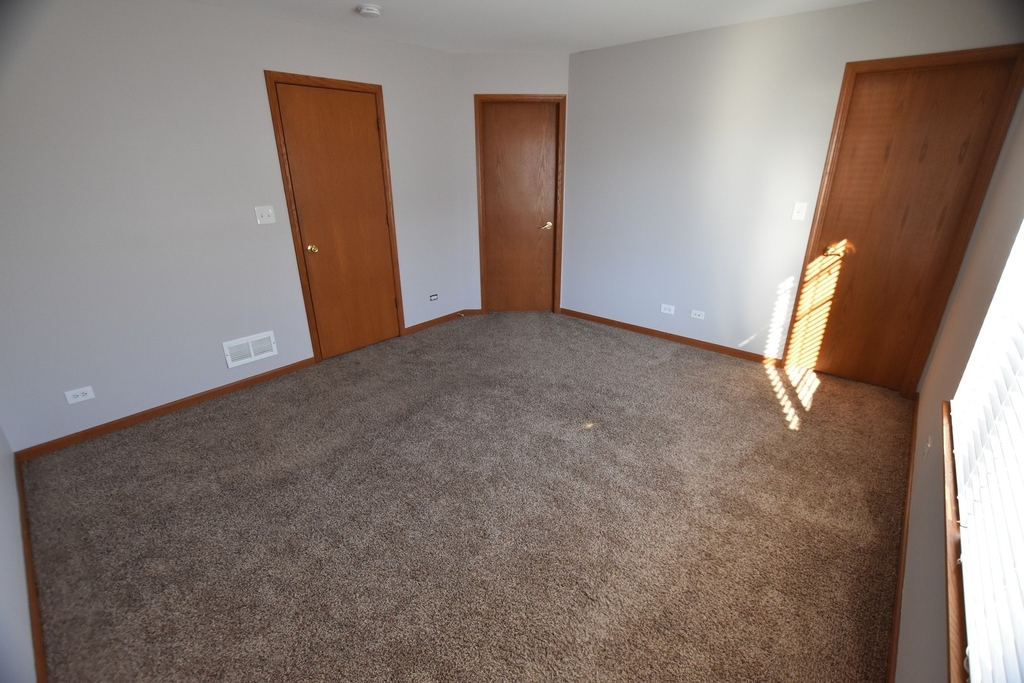 666 Lincoln Station Drive - Photo 19