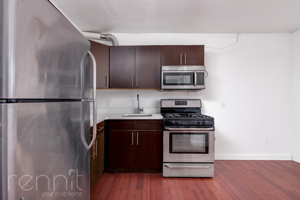 1026 Broadway - Photo 3