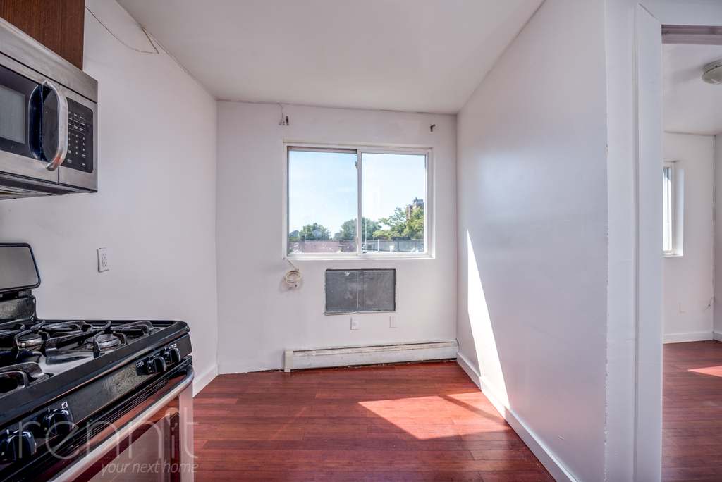 1026 Broadway - Photo 4