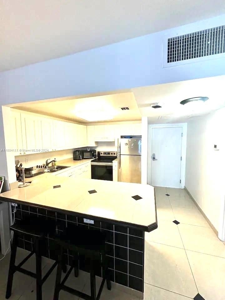 2301 Collins Ave - Photo 6