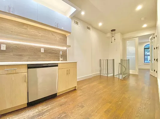 1348 Hancock Street - Photo 12