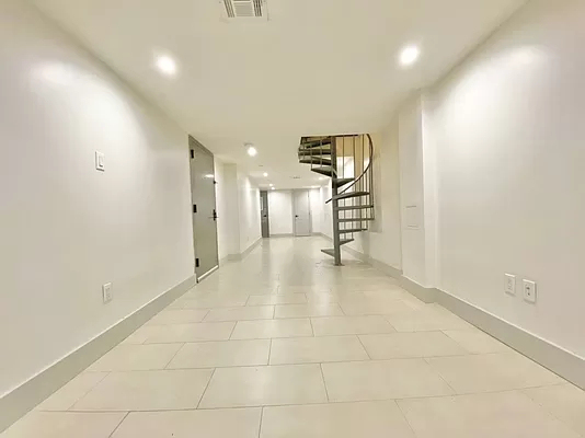 1348 Hancock Street - Photo 8