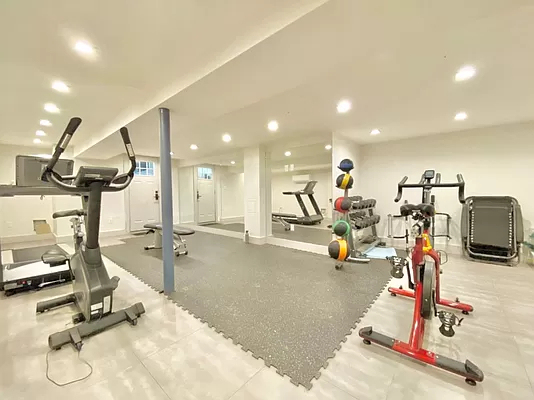 1348 Hancock Street - Photo 2