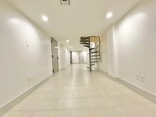 1348 Hancock Street - Photo 5
