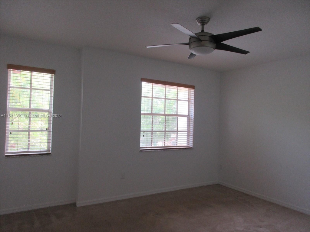 5084 Sw 136th Ave - Photo 12
