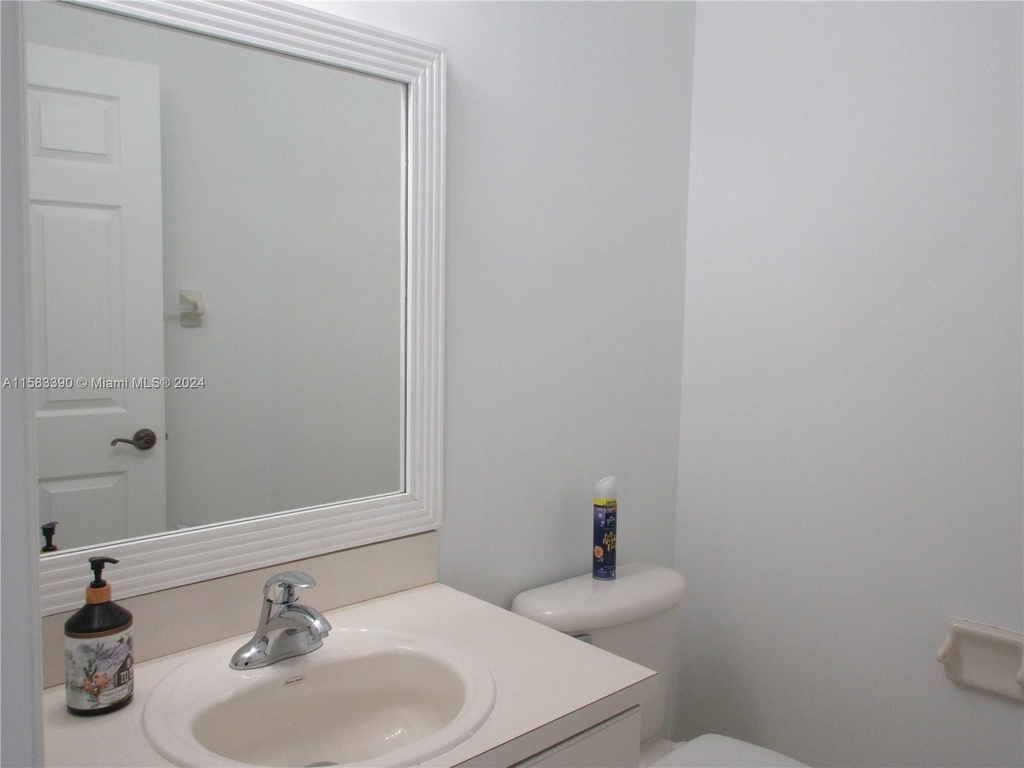 5084 Sw 136th Ave - Photo 11