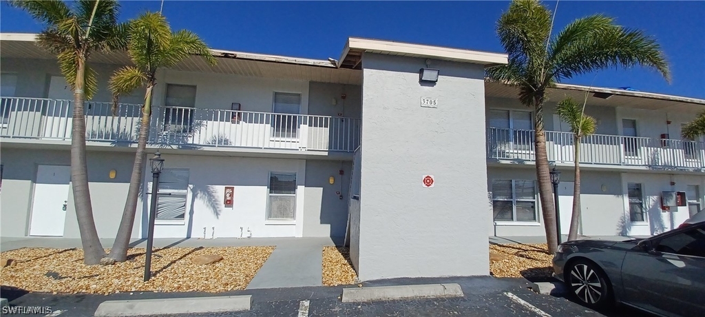 3705 Country Club Boulevard - Photo 0