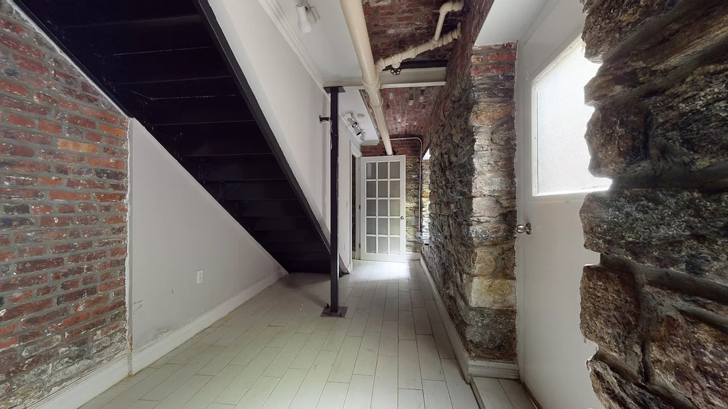 East 13th Street - Photo 8