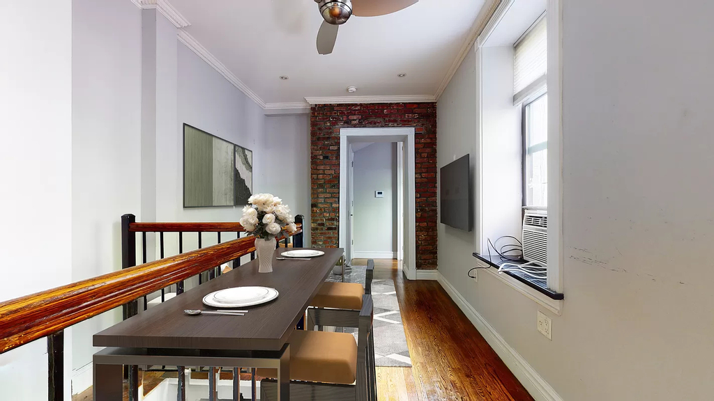East 13th Street - Photo 2