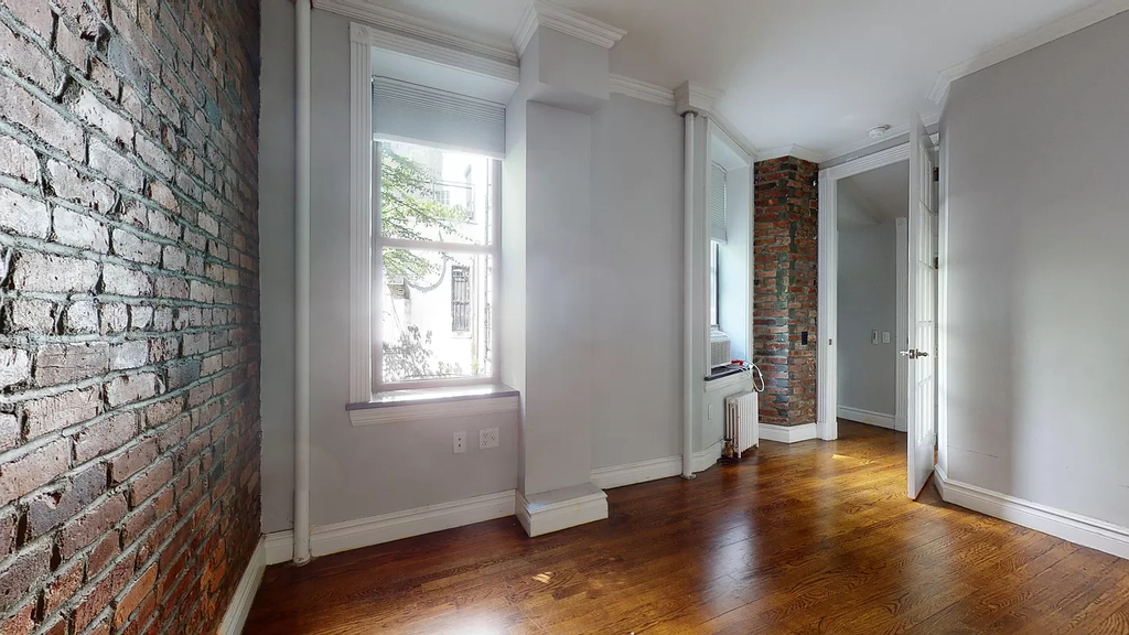 East 13th Street - Photo 5