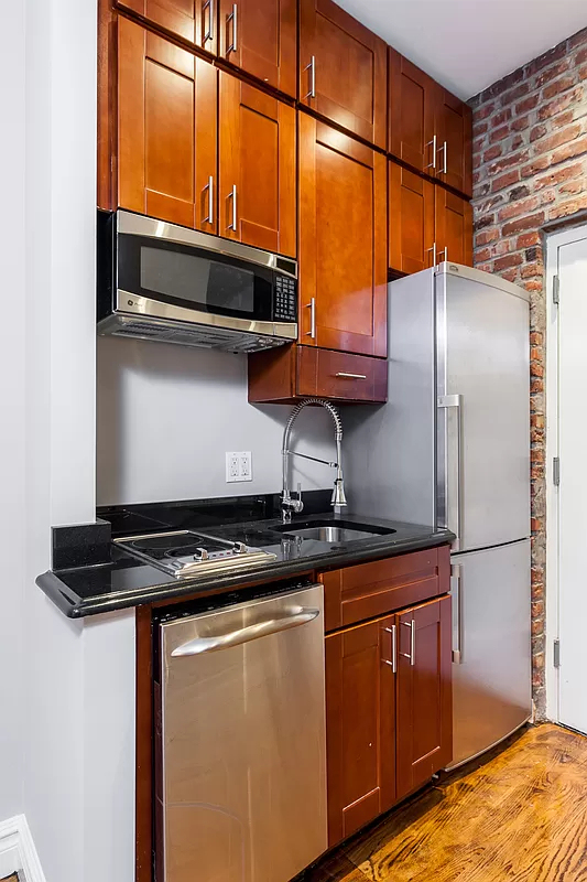 West 14th Street - Photo 1