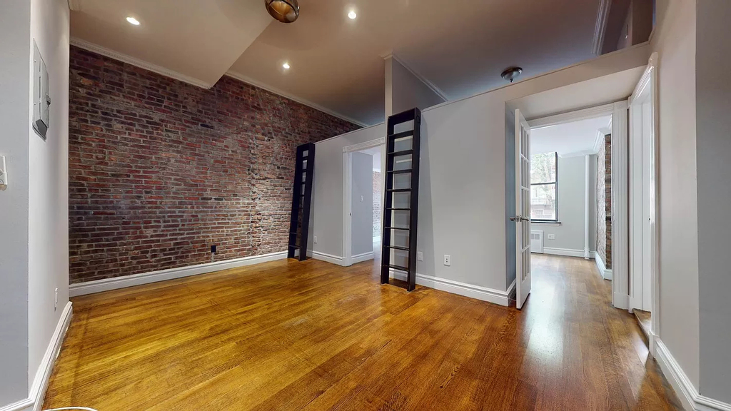234 West 14th Street - Photo 5