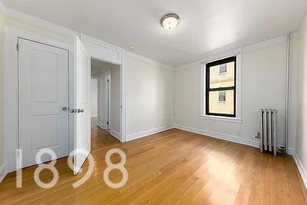 30-49 Crescent Street - Photo 2