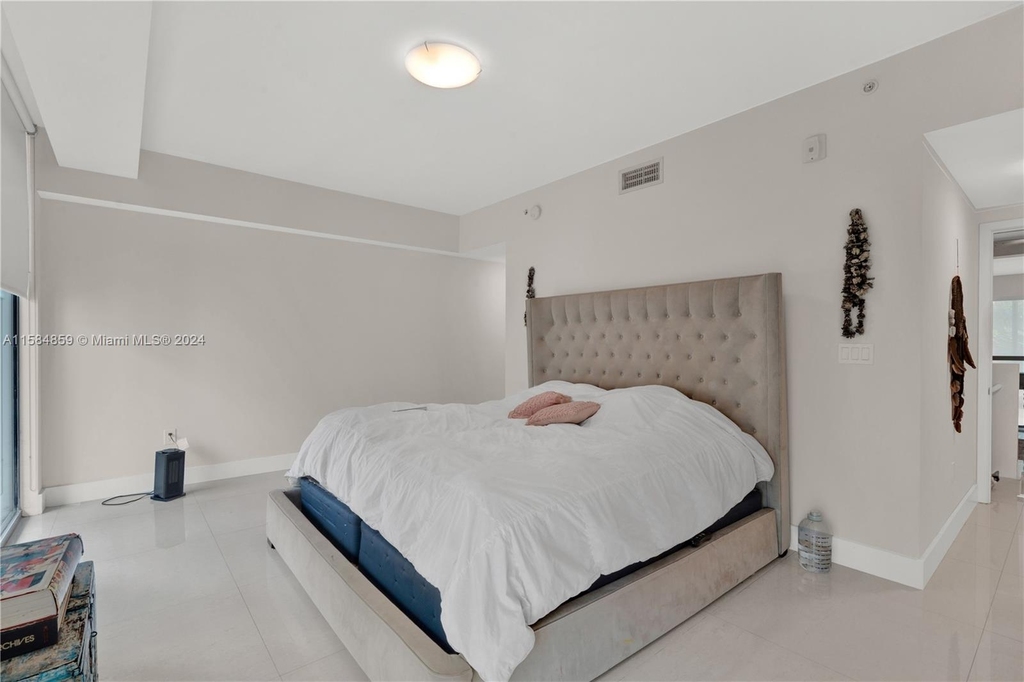 6000 Collins Ave - Photo 15