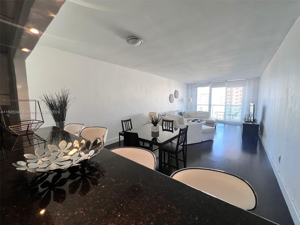 19380 Collins Ave - Photo 2