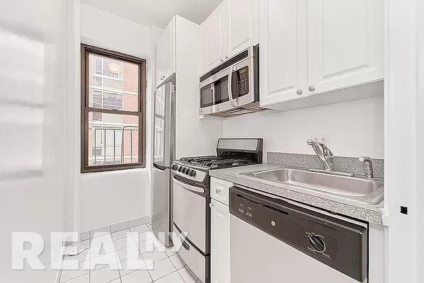 East 24th Street - Photo 7