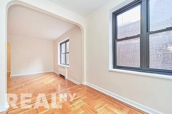 East 24th Street - Photo 5