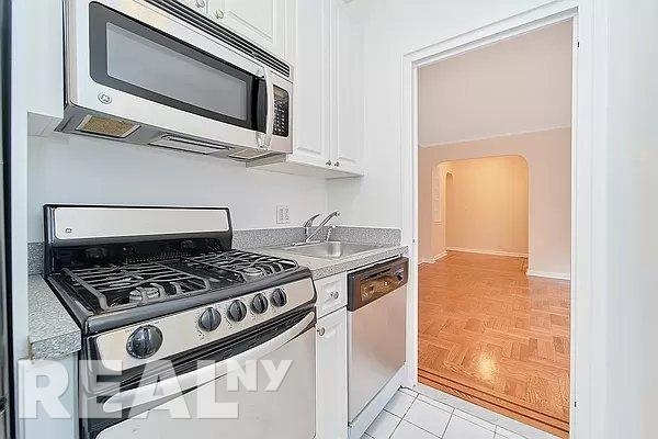 East 24th Street - Photo 8