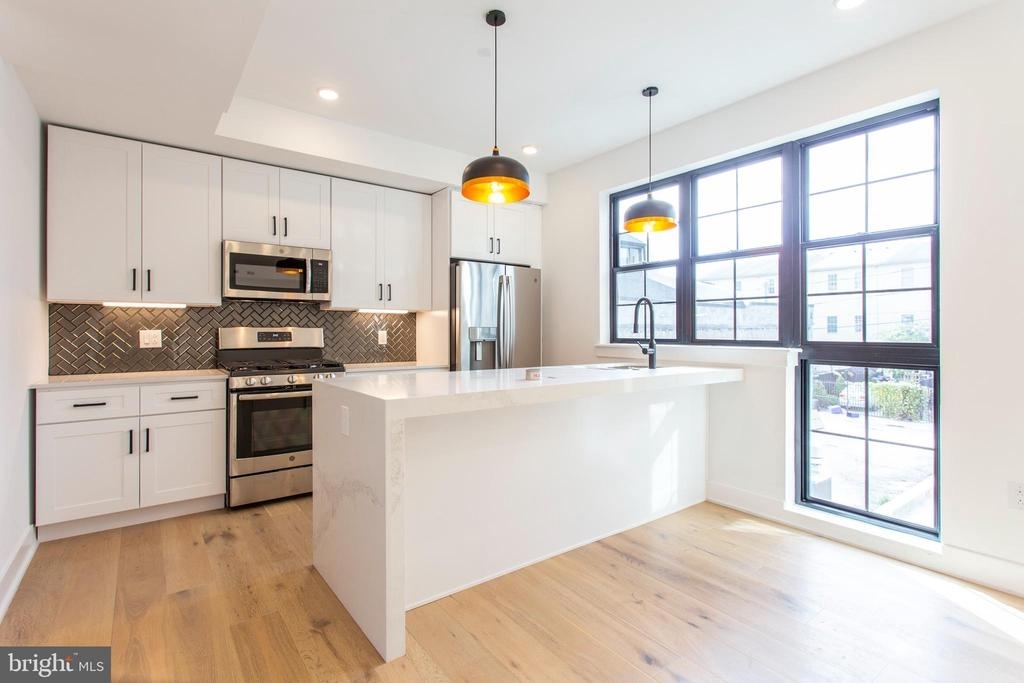 1232 N Front St - Photo 9
