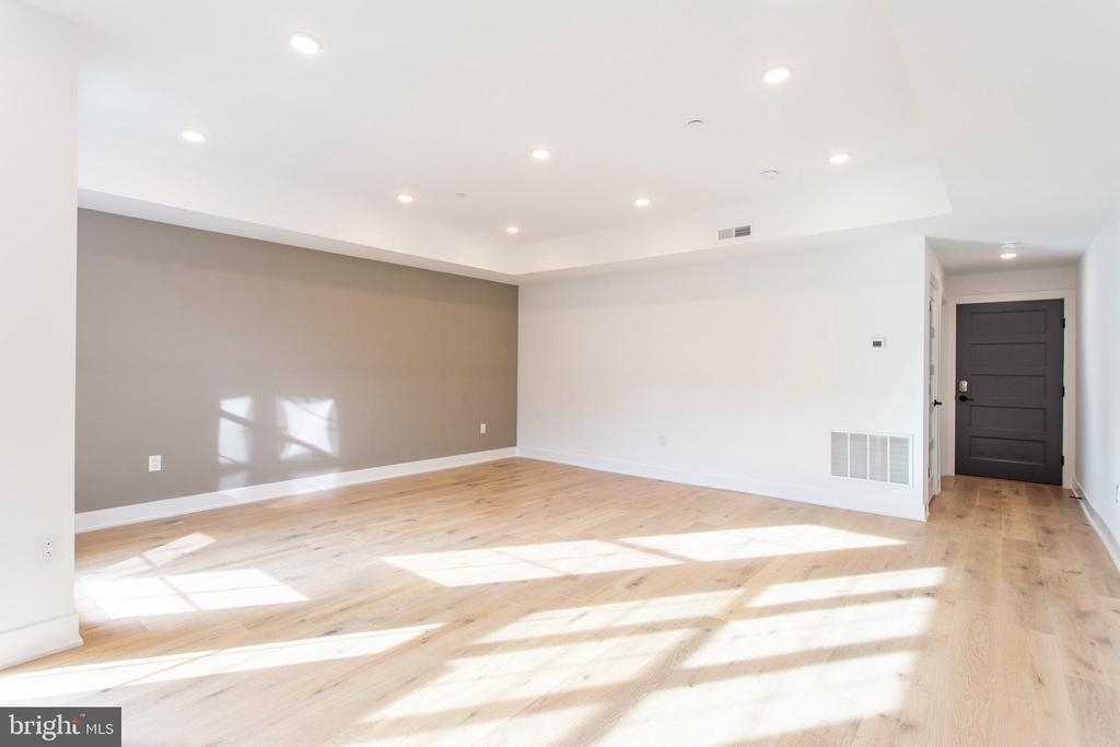 1232 N Front St - Photo 6