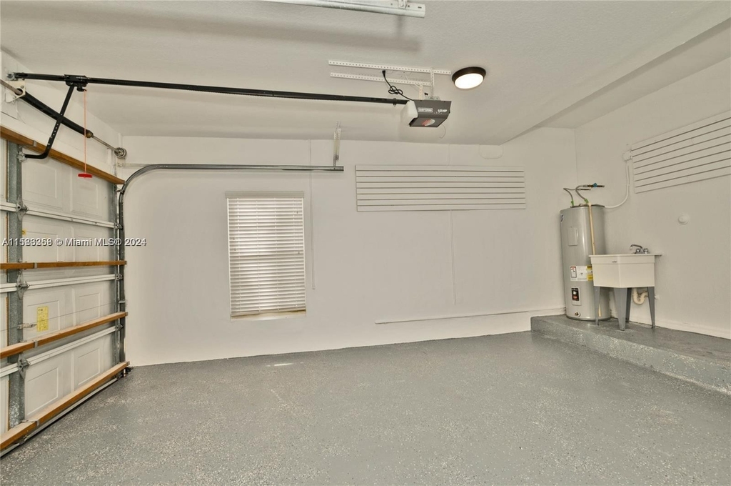 340 Sw 187th Ave - Photo 24