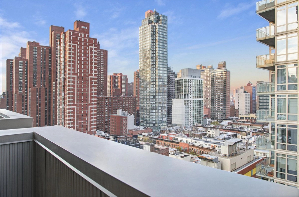 354 East 91st Street - Photo 6
