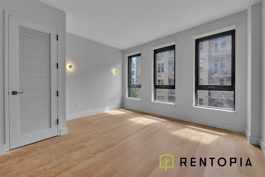 130 Hope Street - Photo 2