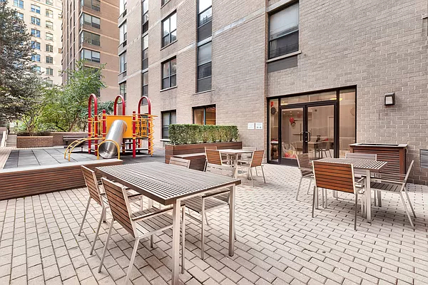 87th & Broadway - Photo 9