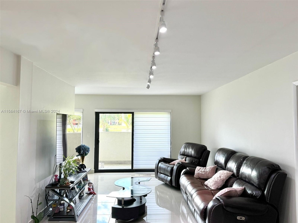 1350 Sw 122nd Ave - Photo 3