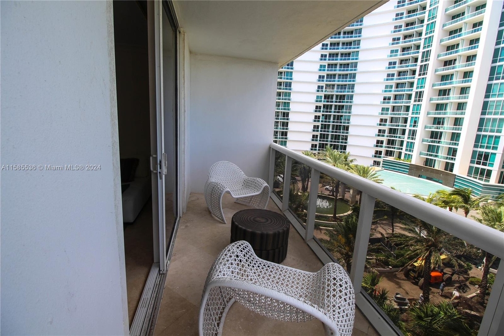 10275 Collins Ave - Photo 24