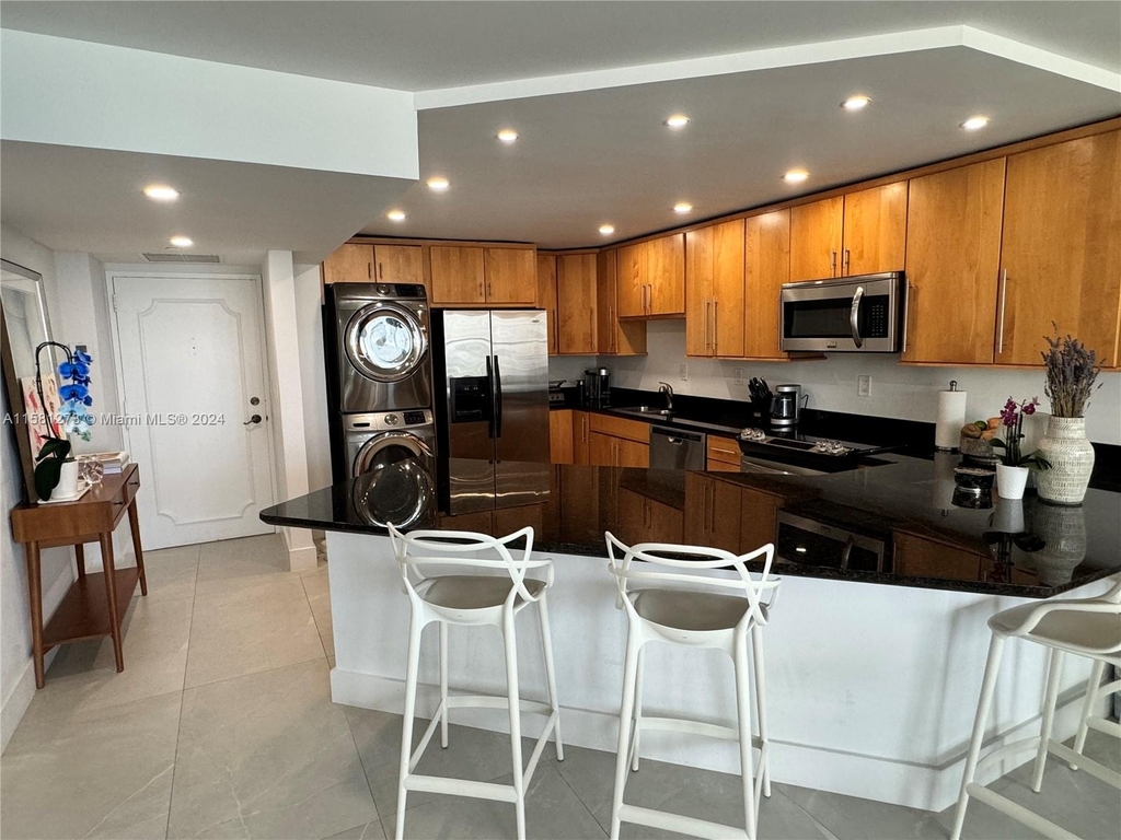 1865 Brickell Ave - Photo 2