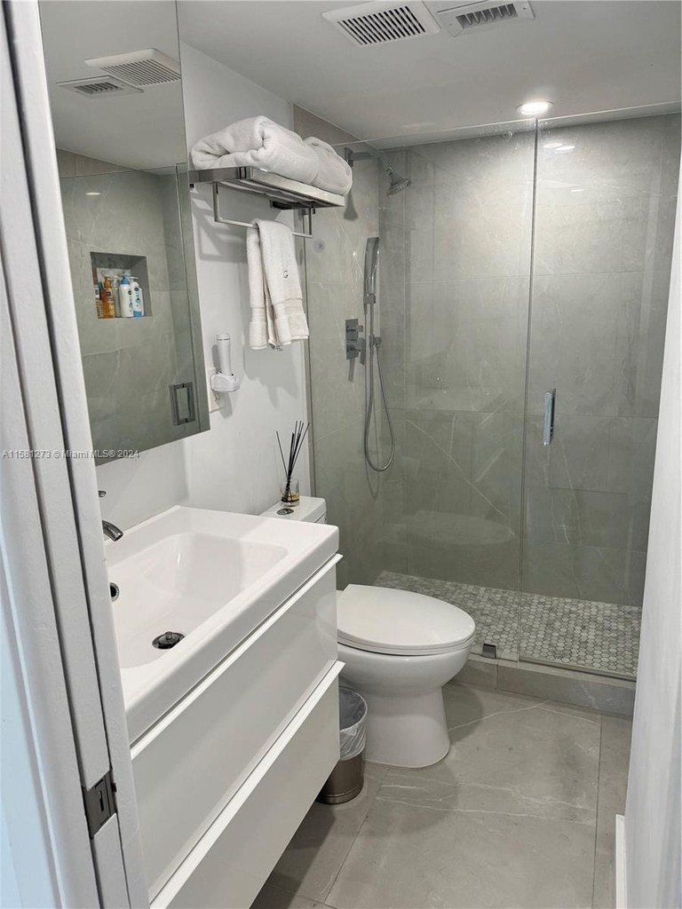 1865 Brickell Ave - Photo 4