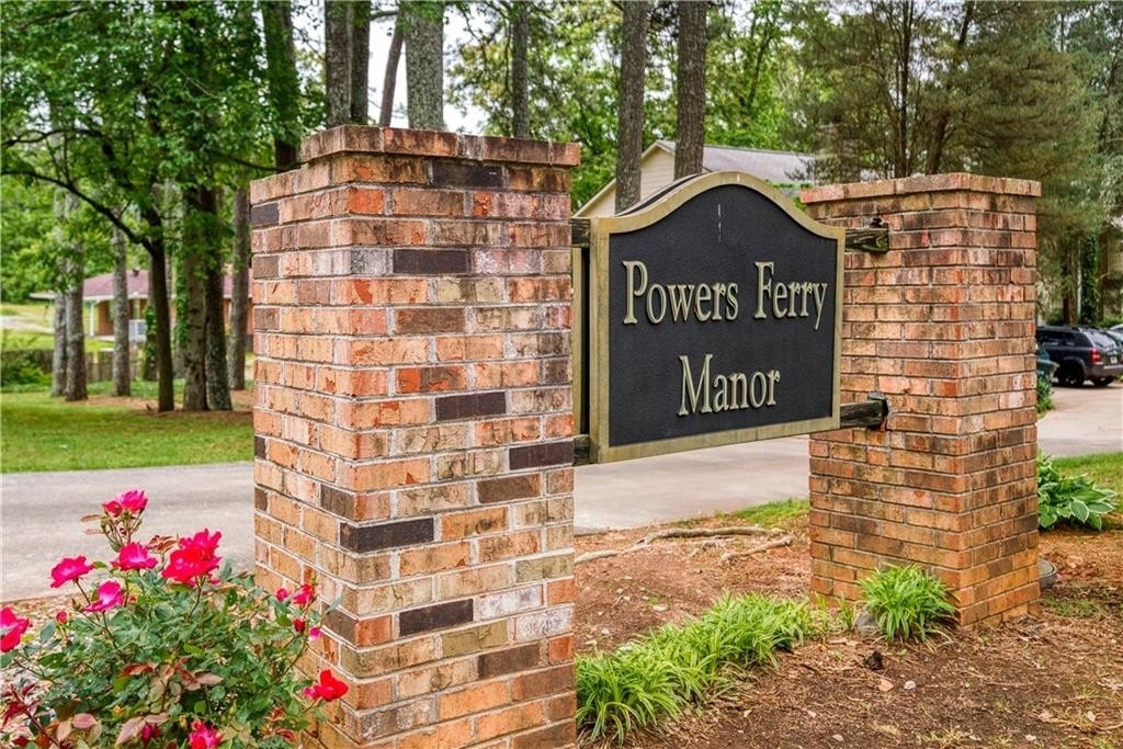 61 Powers Ferry Manor Se - Photo 0