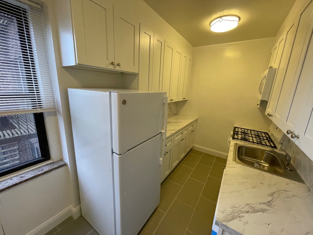 172-90 Highland Avenue - Photo 3